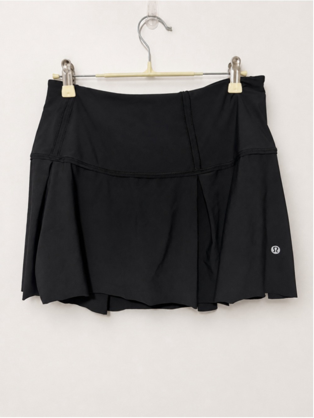 Lululemon Size 6 Black Pleated Tennis Golf Running Athletic Skirt Skort - Picture 2 of 6